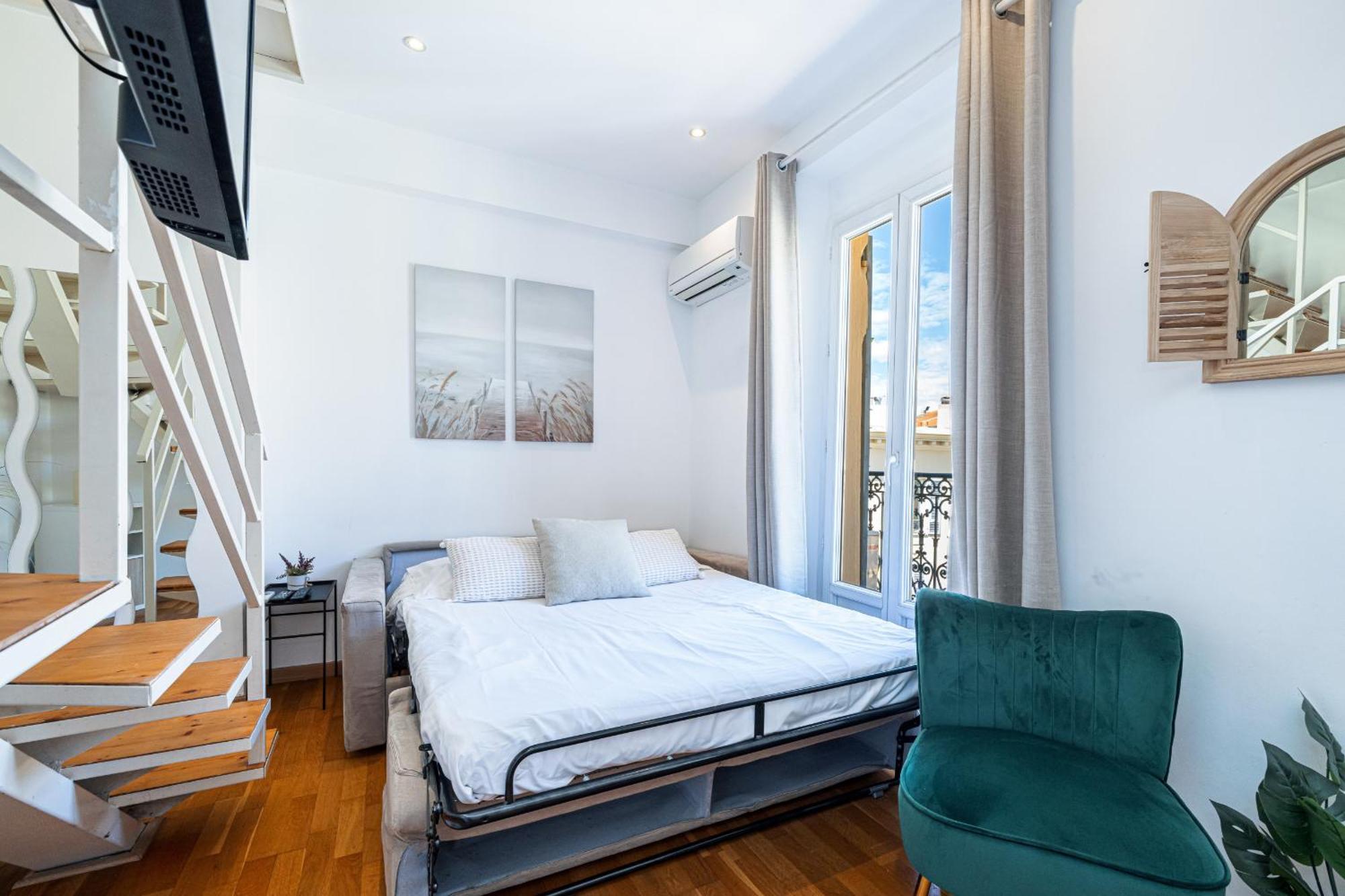 Massena Street - 1 Bdr Duplex With Ac & Parking Lejlighed Nice Eksteriør billede