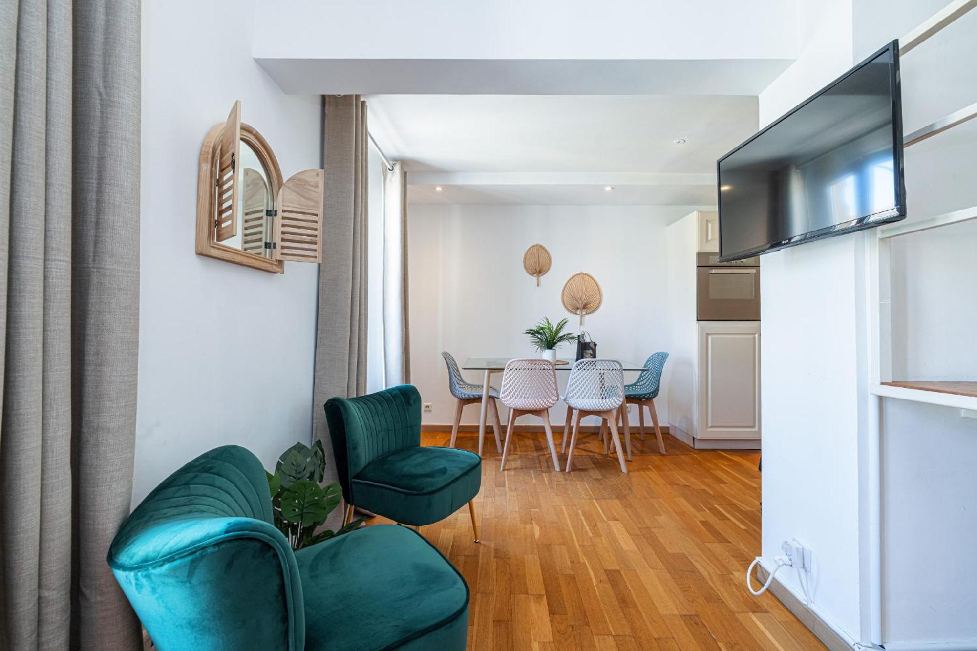 Massena Street - 1 Bdr Duplex With Ac & Parking Lejlighed Nice Eksteriør billede