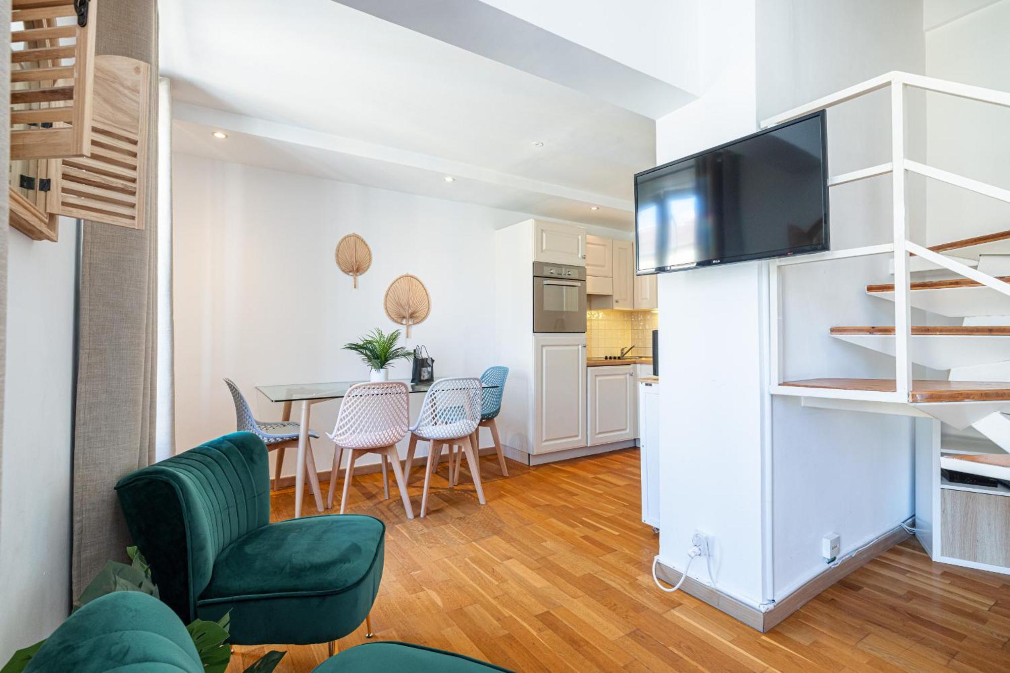 Massena Street - 1 Bdr Duplex With Ac & Parking Lejlighed Nice Eksteriør billede