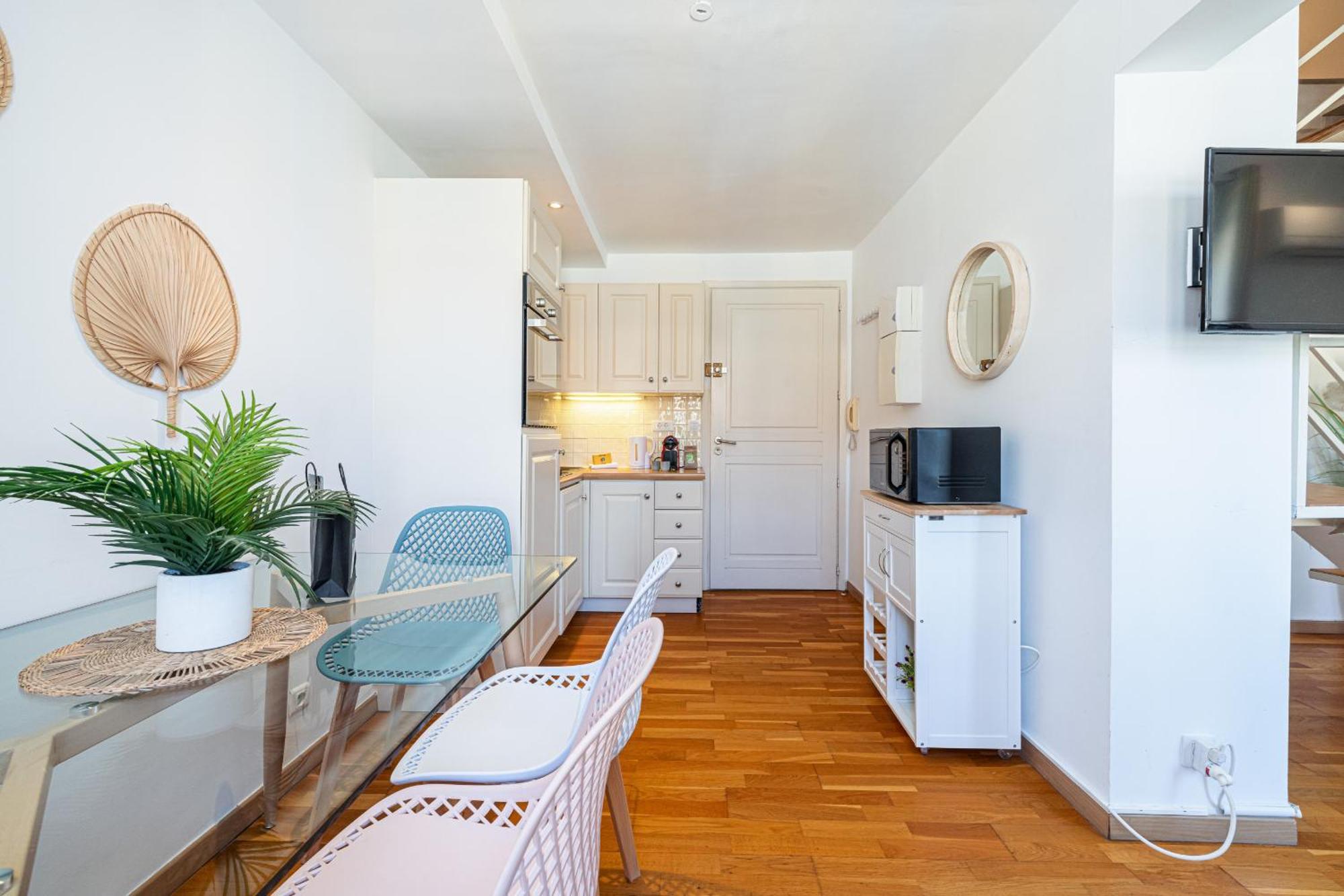 Massena Street - 1 Bdr Duplex With Ac & Parking Lejlighed Nice Eksteriør billede
